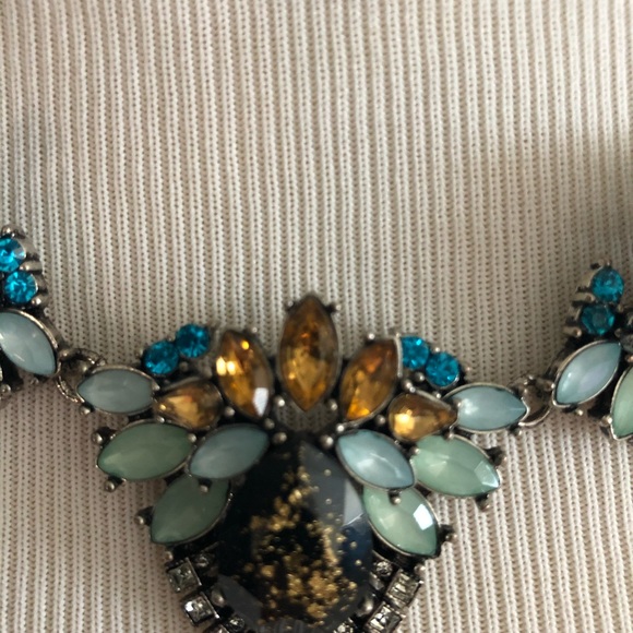 Beautiful Statement Necklace - Picture 2 of 3